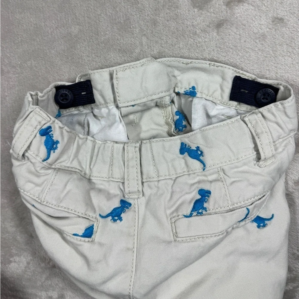 Children’s Place Blue Embroidered T-Rex Dinosaur Cream Chino Shorts Size 18-24 M